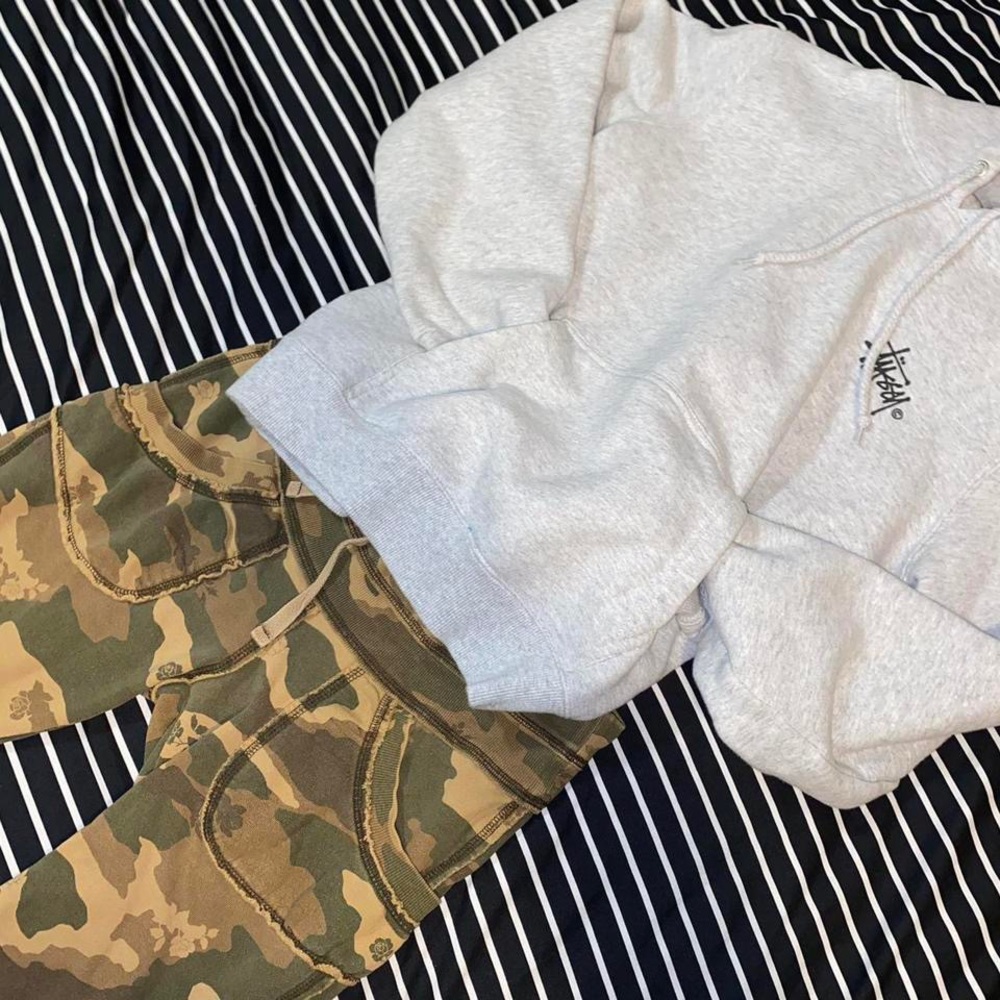 Aritzia Talula Camo Sweatpants - Women’s Size XS